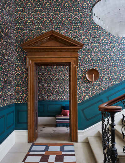 Tapeta Cole & Son Hampton Court Library Frieze z Court Embroidery – tapeta do biblioteki Warszawa Tapeta Cole & Son Hampton Court Library Frieze z Court Embroidery – klasyczna tapeta do biblioteki, Warszawa