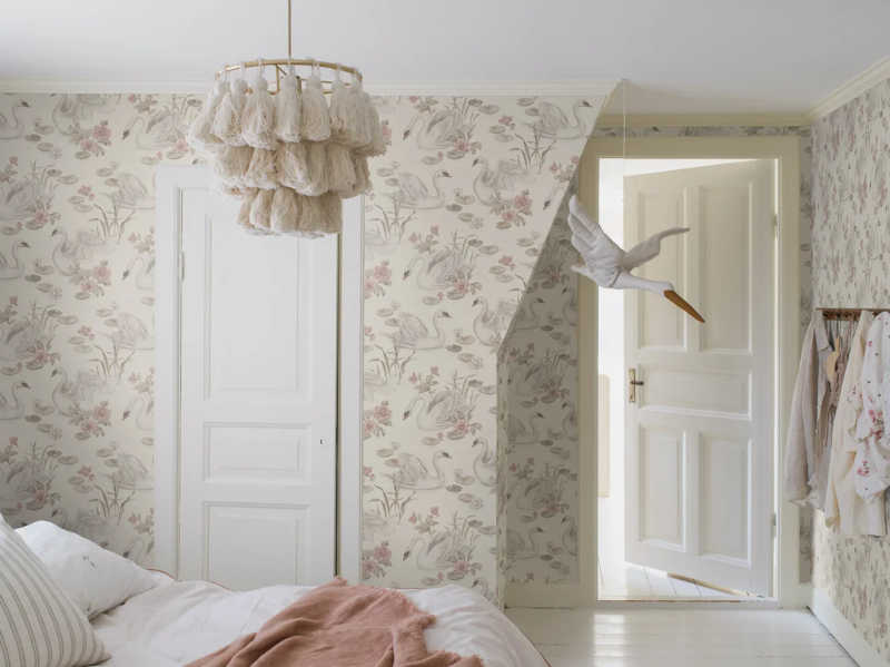 6924_LilySwan_Roomshot_1