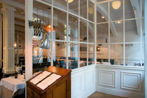 Orac Decor sztukateria z dekoracjami – listwy i poduszki dekoracyjne Warszawa Orac Decor sztukateria – kompleksowa aranżacja wnętrza, sklep Warszawa